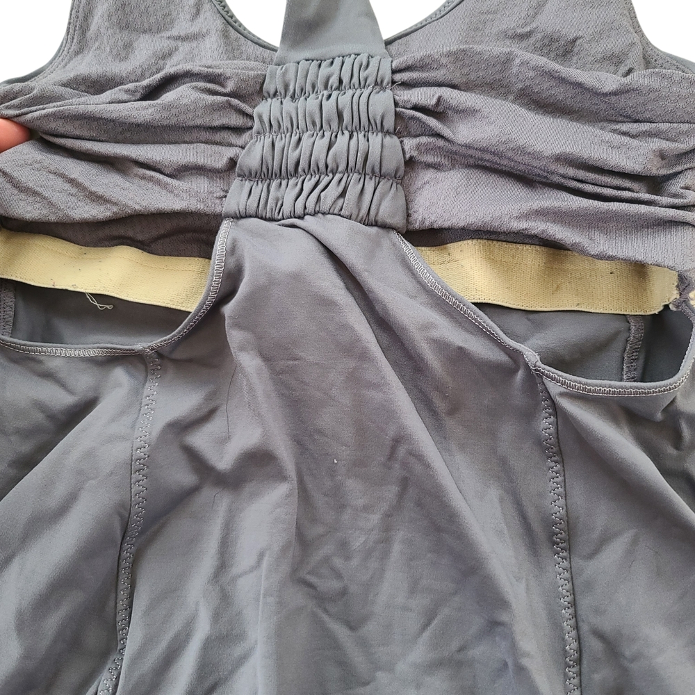 ❤️3 for $10- Lululemon Athletica Tank Top Racerback Built In Bra Gray Size 4 - Picture 5 of 5